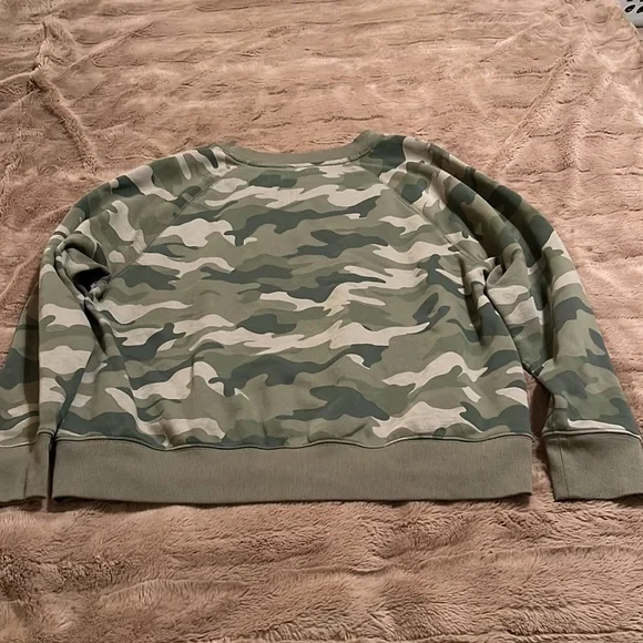 Old Navy Green Camo Sweatshirt - Picture 2 of 7